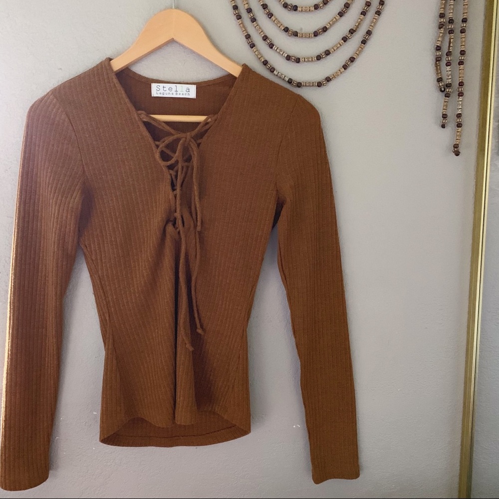 Stella Laguna Beach | Lace up top